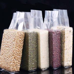 Automatski stroj za pakiranje s dvostrukom vakuumskom komorom